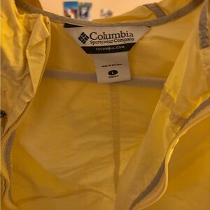 Columbia Sunlit Yellow Windbreaker